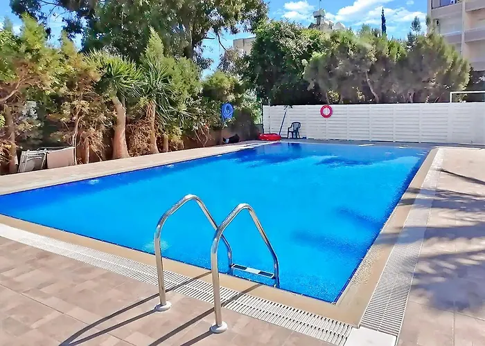 2Br Seafront Apt In City Center With Community Pool