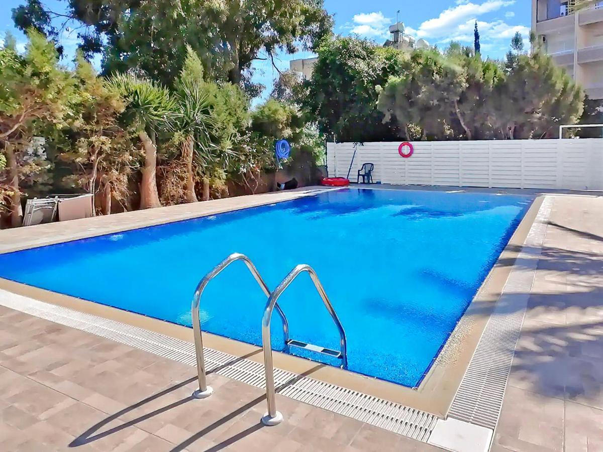2br Seafront In Center With Community Pool Appartement
